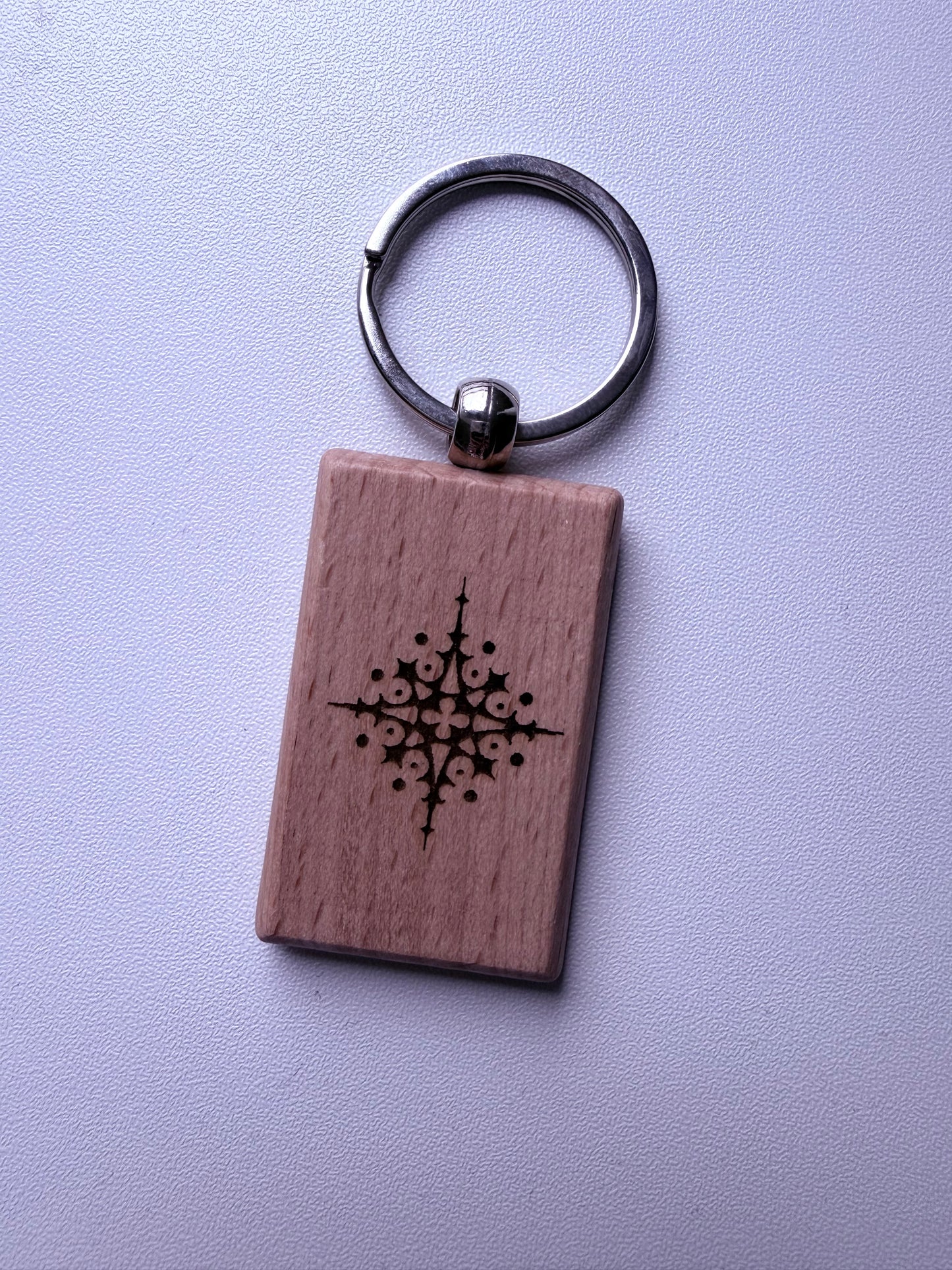 PORTE CLÉ EN BOIS GRAVÉ