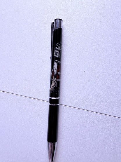 STYLO NOIR FANTÔME AU VISAGE TELEVISION